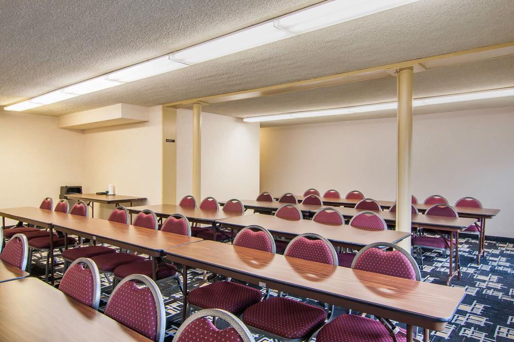 Quality Inn Tigard Portland Southwest Bagian luar foto
